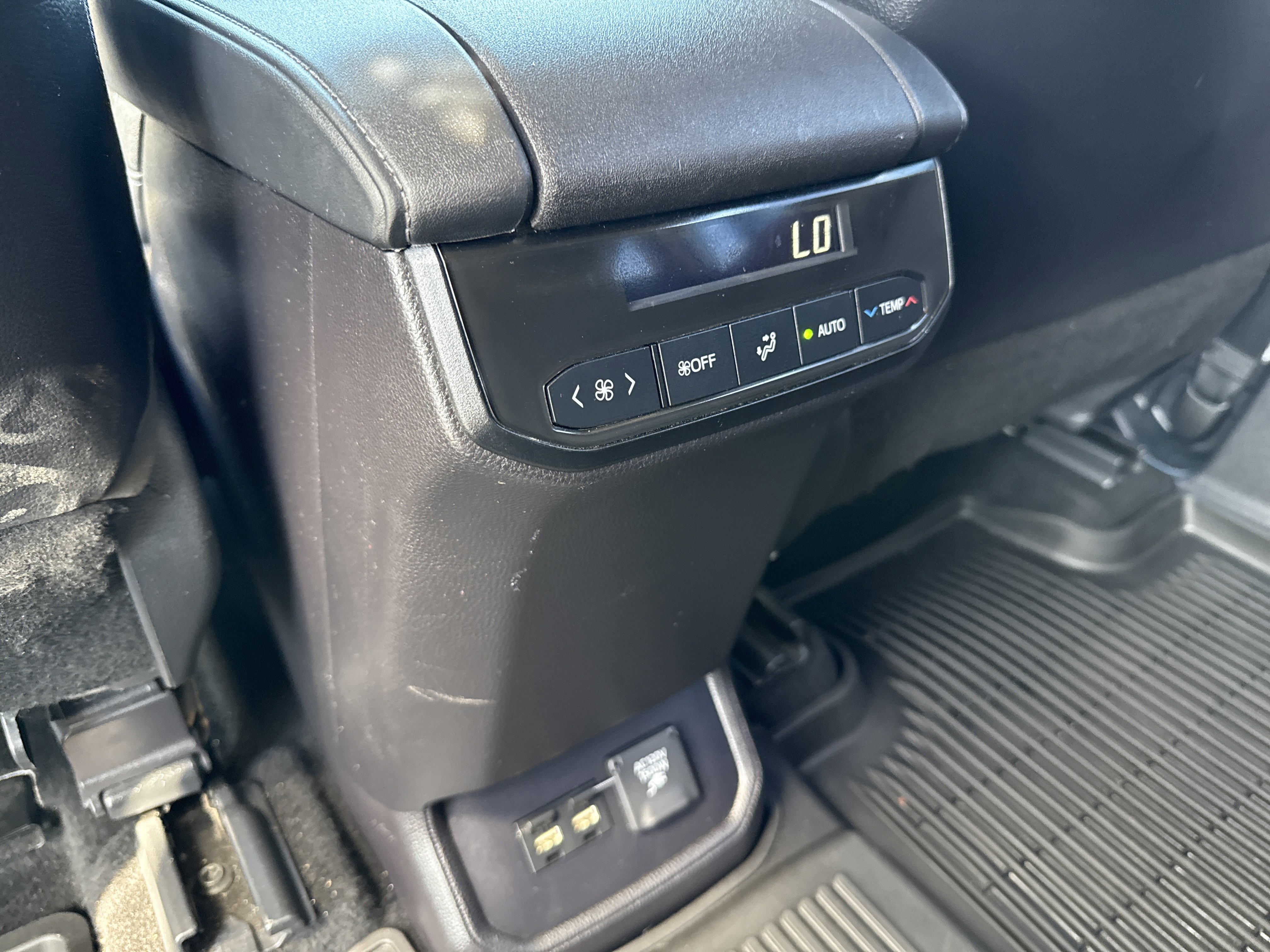 Used 2021 Toyota Highlander Limited image 18