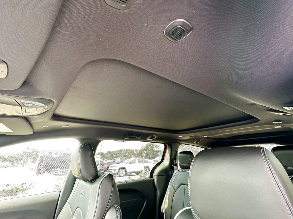 New 2027 Chrysler Pacifica Limited FWD image 29