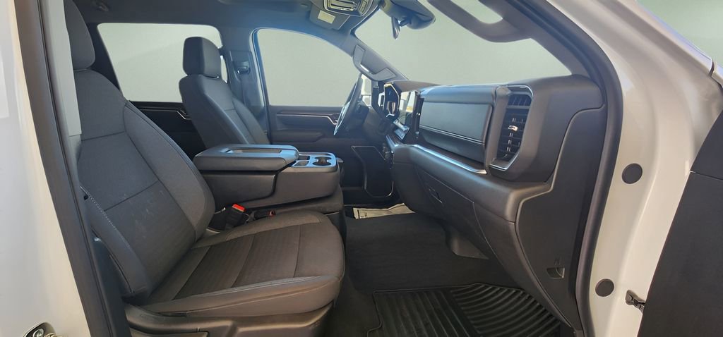 Used 2025 Chevrolet Silverado 2500 LT w/ Convenience Package image 26