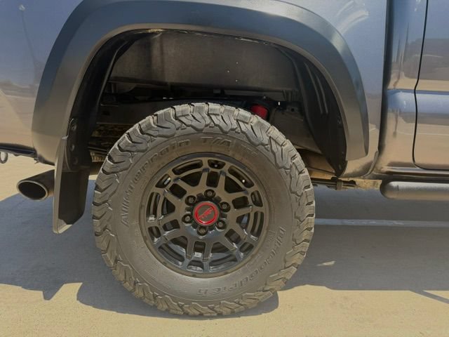 Used 2023 Toyota Tacoma TRD Pro AWD/4WD image 9