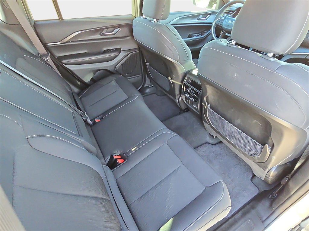 Used 2025 Jeep Grand Cherokee Laredo w/ Luxury Tech Group I image 11