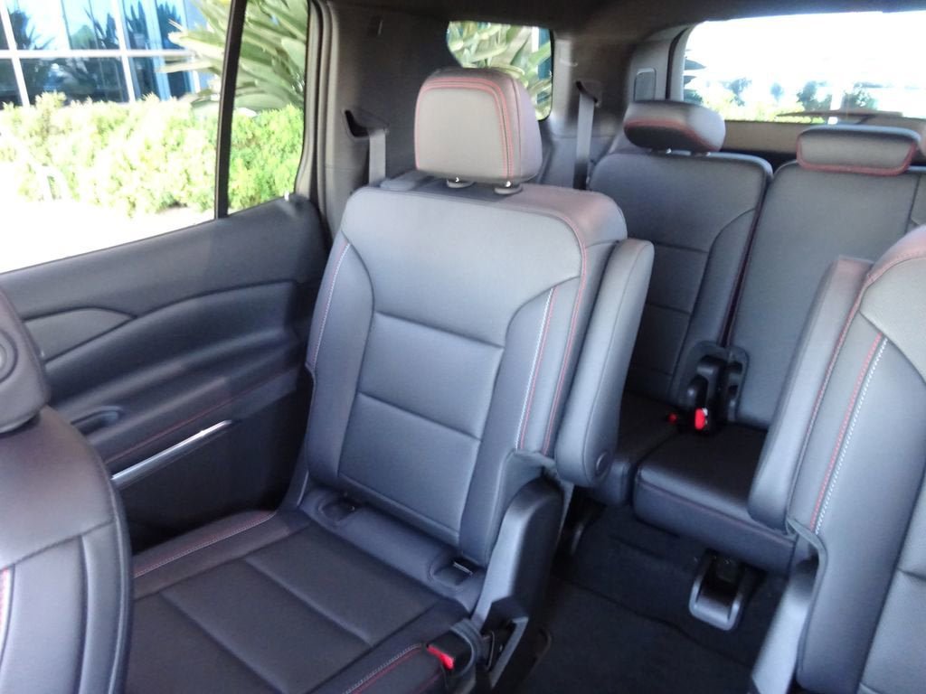 New 2026 Chevrolet Traverse Z71 w/ Enhanced Driving Package AWD/4WD image 14