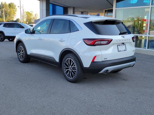Used 2023 Ford Escape SE image 4