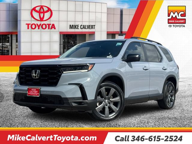 Used 2025 Honda Pilot Sport image 1