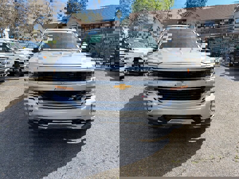 Used 2018 Chevrolet Silverado 1500 LT w/ All Star Edition AWD/4WD image 4