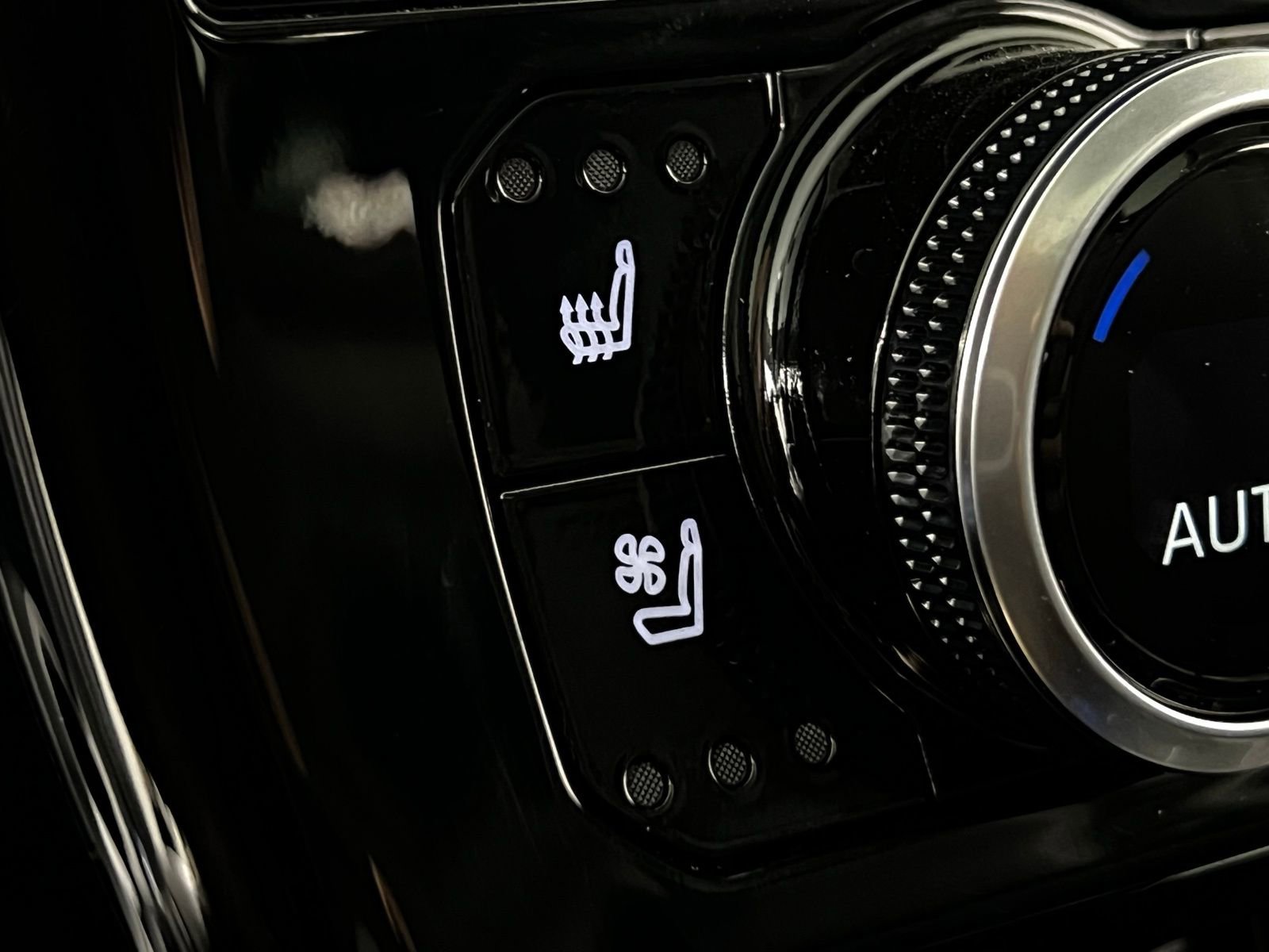 Certified 2026 Toyota Highlander Limited image 21