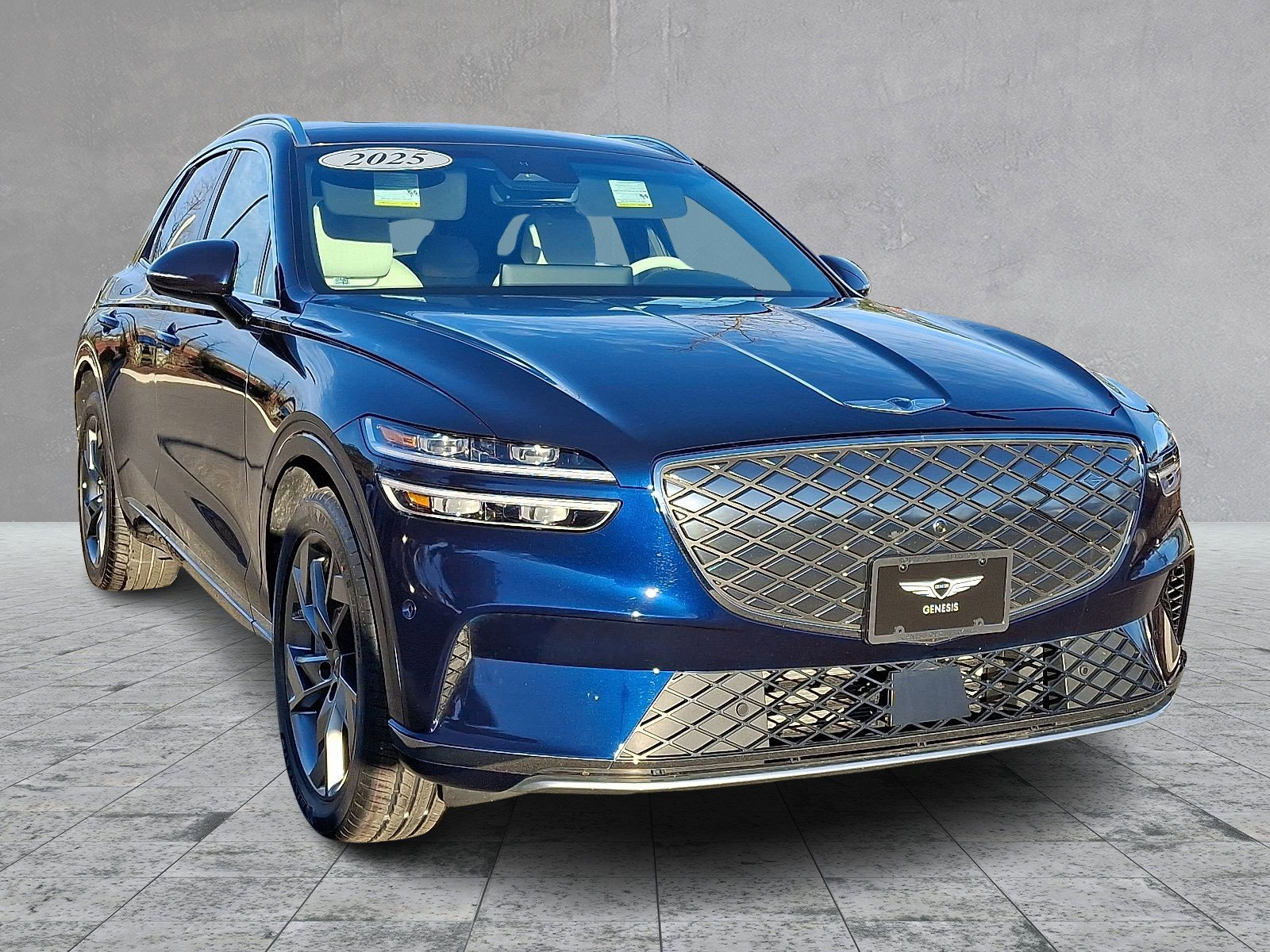 Certified 2025 Genesis Electrified GV70 image 2