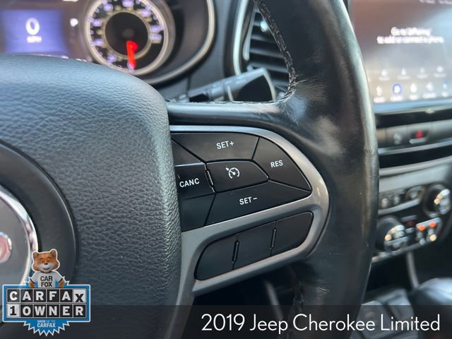 Used 2019 Jeep Cherokee Limited image 29