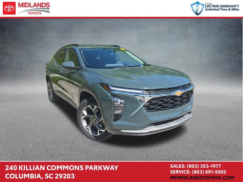 Used 2025 Chevrolet Trax LT