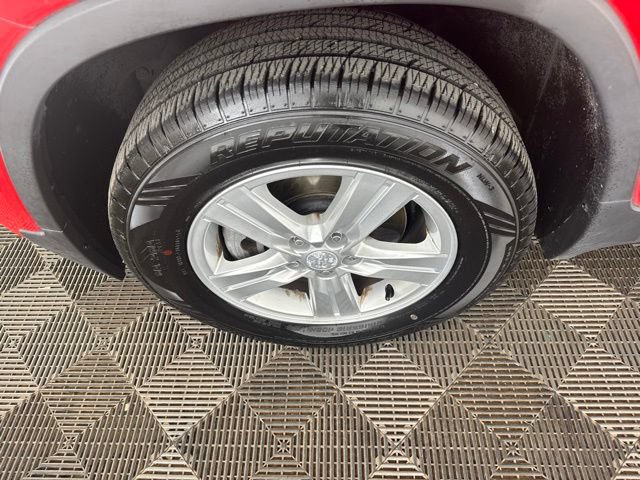 Used 2018 Chevrolet Trax LT w/ Sun & Sound Package AWD/4WD image 26