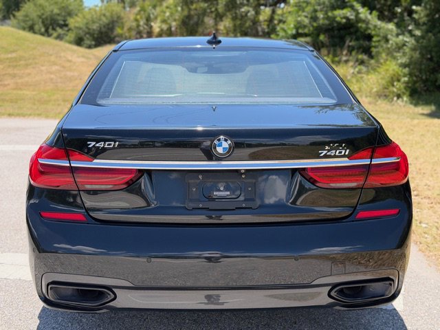 Used 2019 BMW 740i w/ Executive Package RWD image 4