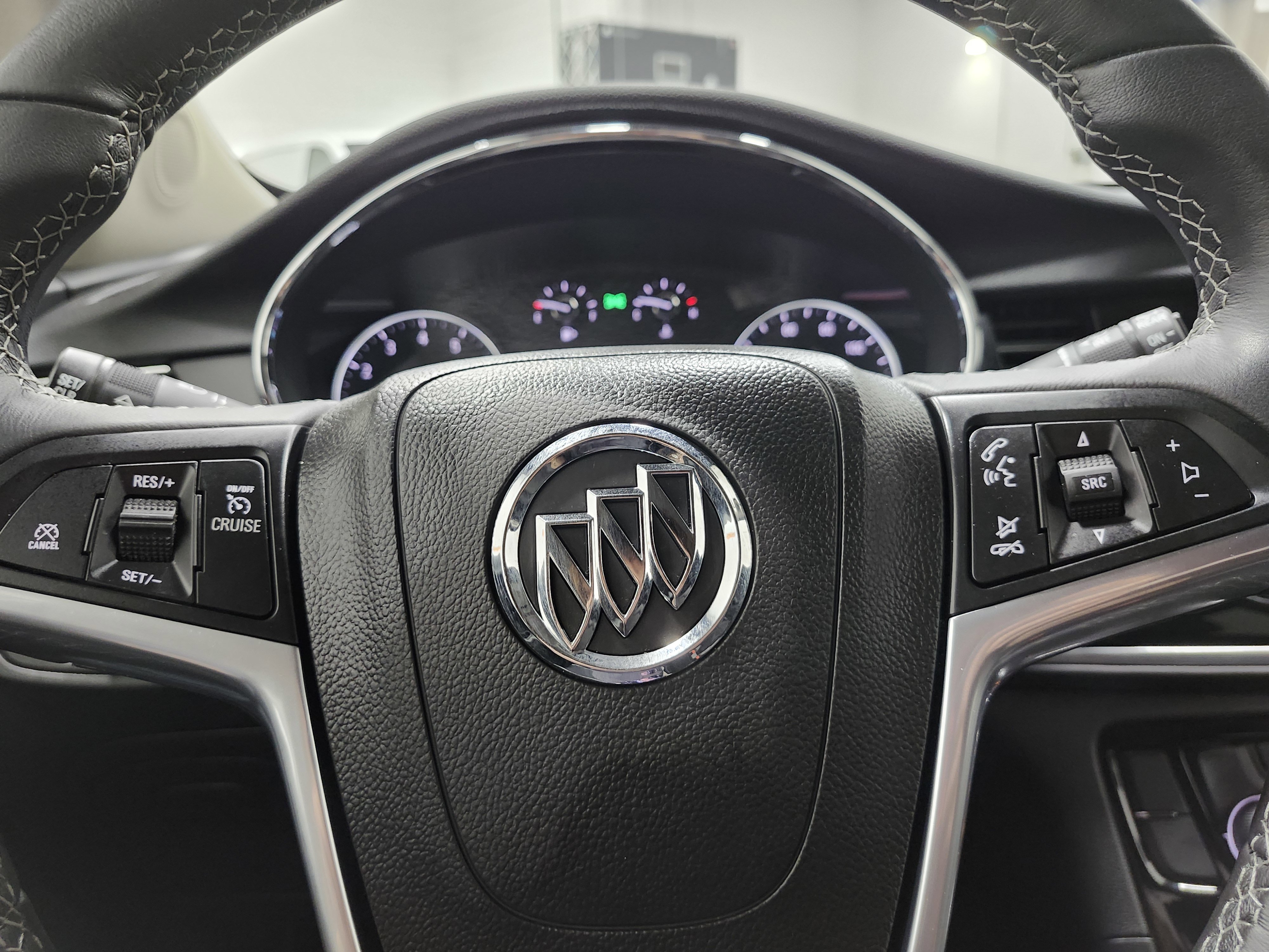 Used 2022 Buick Encore Preferred w/ Safety Package image 27