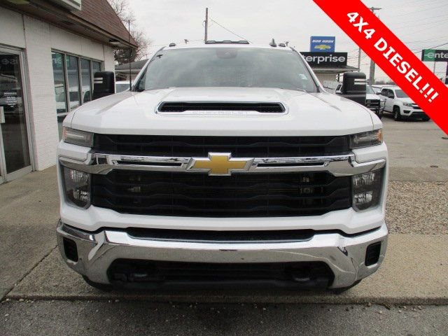Used 2024 Chevrolet Silverado 3500 LT AWD/4WD image 2