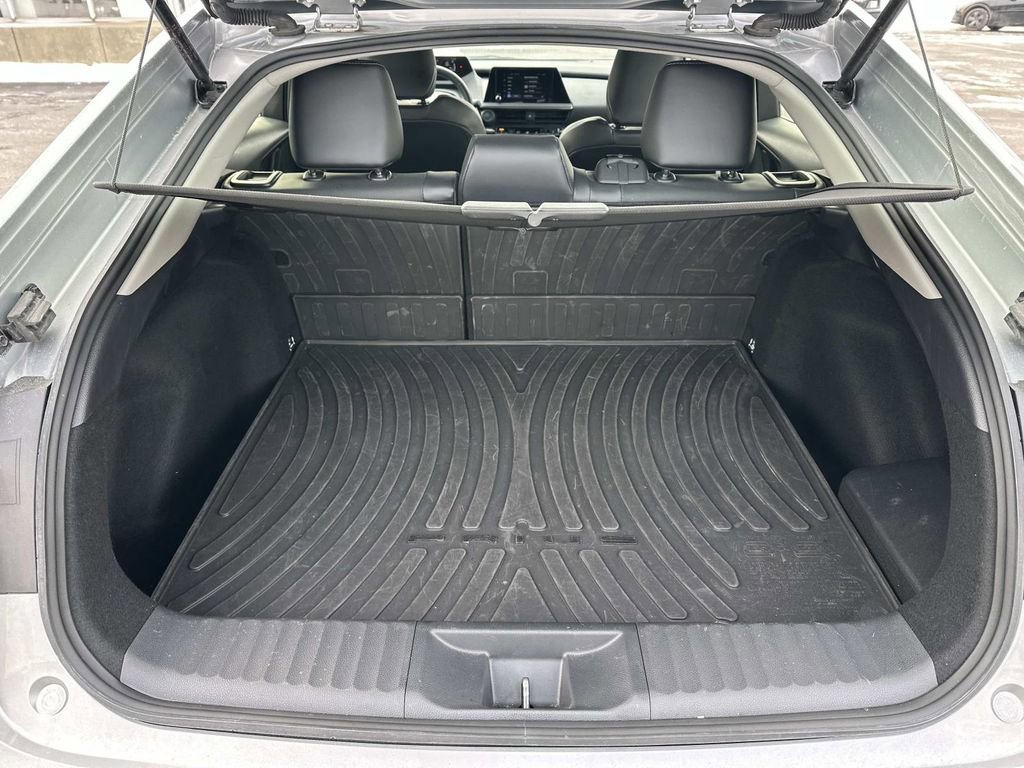 Used 2025 Toyota Prius XLE image 10