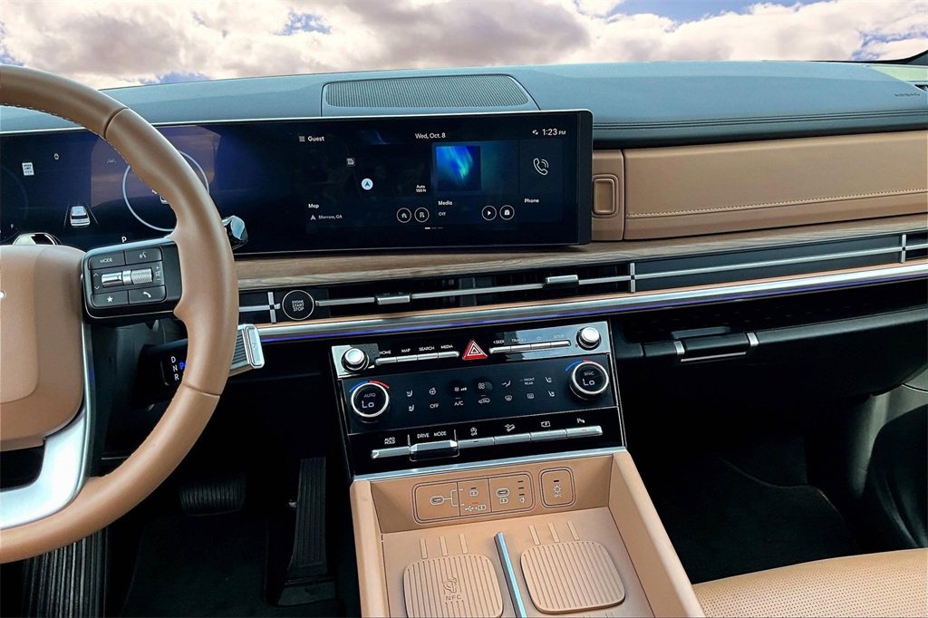 Used 2025 Hyundai Santa Fe Limited image 9