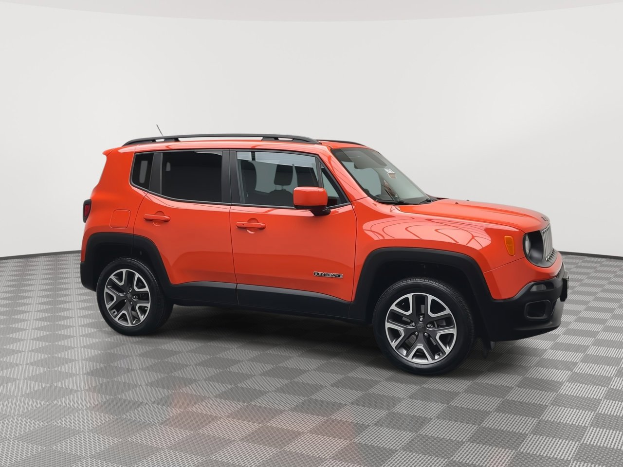 Used 2017 Jeep Renegade Latitude w/ Popular Equipment Group image 38