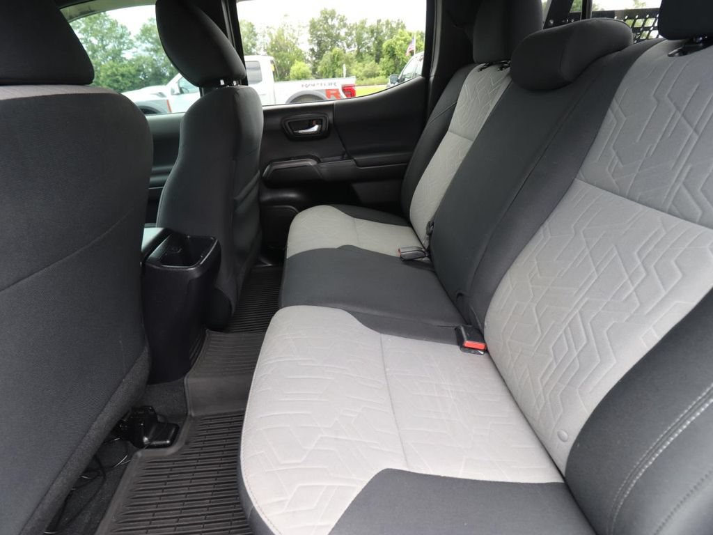 Used 2022 Toyota Tacoma TRD Sport RWD image 9