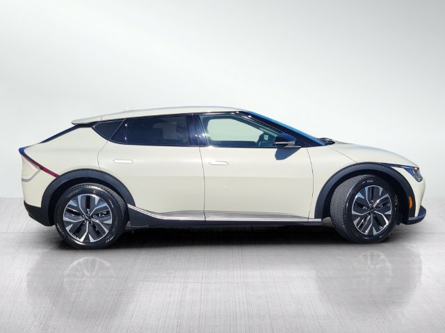 Used 2024 Kia EV6 Light RWD image 3