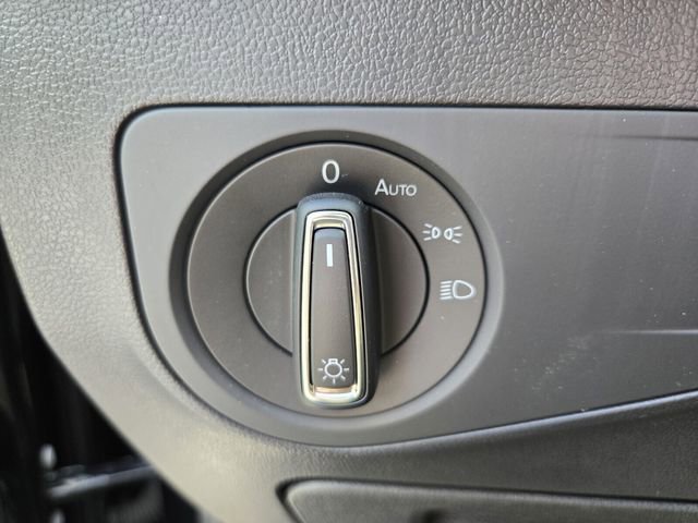 Used 2022 Volkswagen Tiguan SE image 30