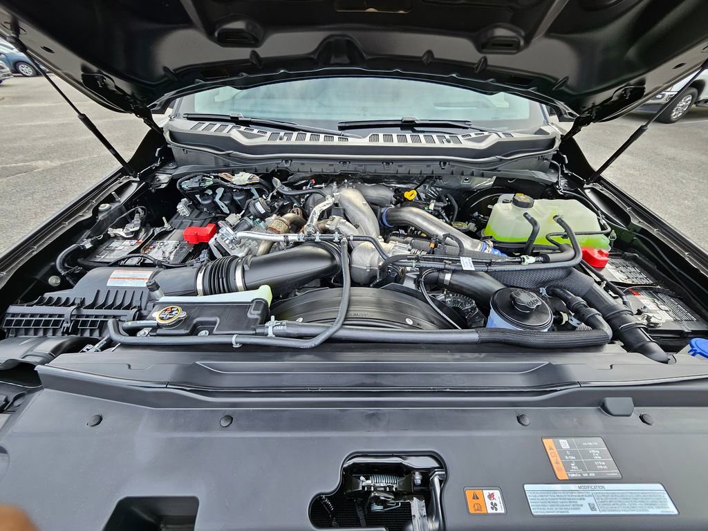 New 2026 Ford F250 Lariat w/ Black Appearance Package image 32