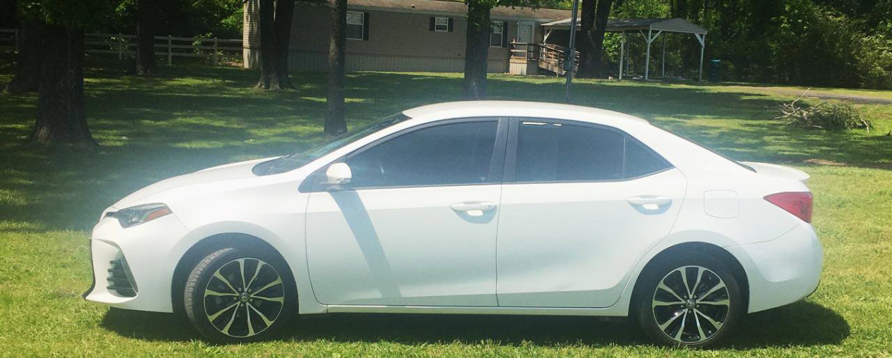 Used 2017 Toyota Corolla SE FWD image 3