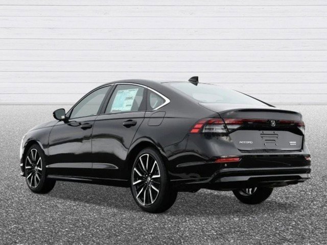New 2026 Honda Accord Touring image 4