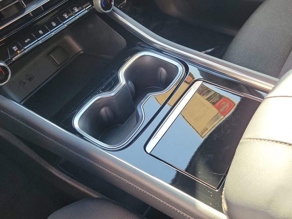 Used 2024 Chevrolet Traverse LS w/ Midnight/Sport Edition image 14