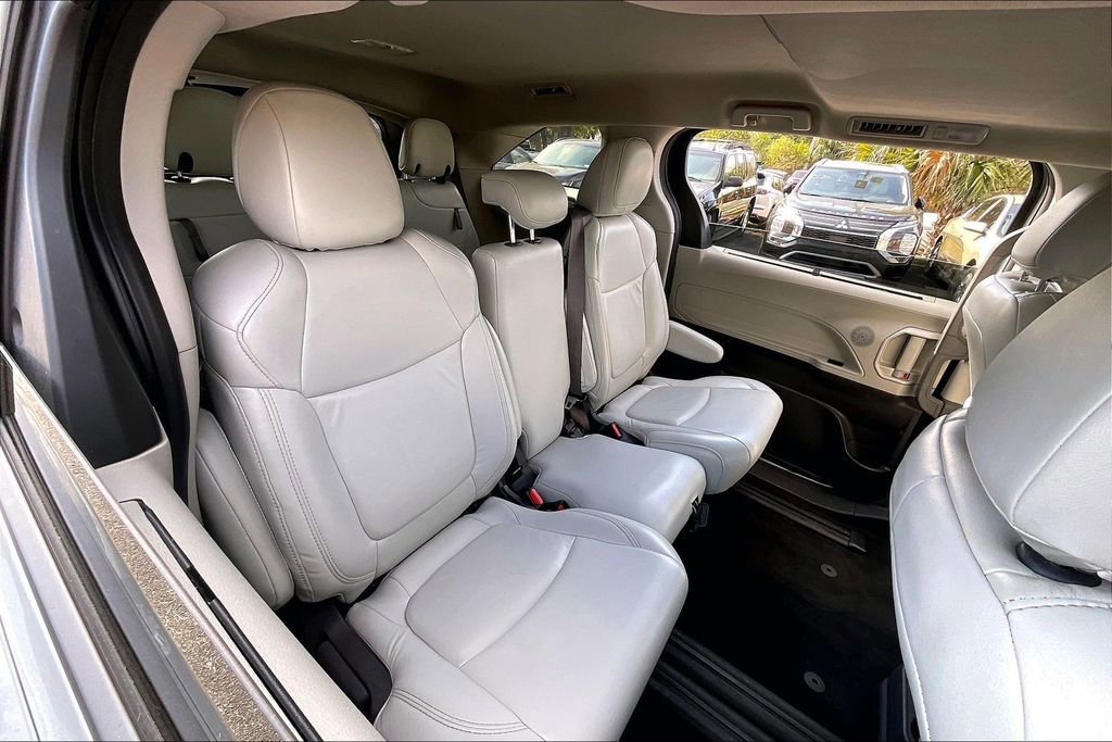 Used 2021 Toyota Sienna LE w/ LE Plus Package AWD/4WD image 16
