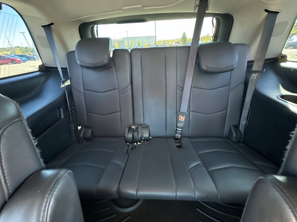 Used 2020 Cadillac Escalade Luxury RWD image 26