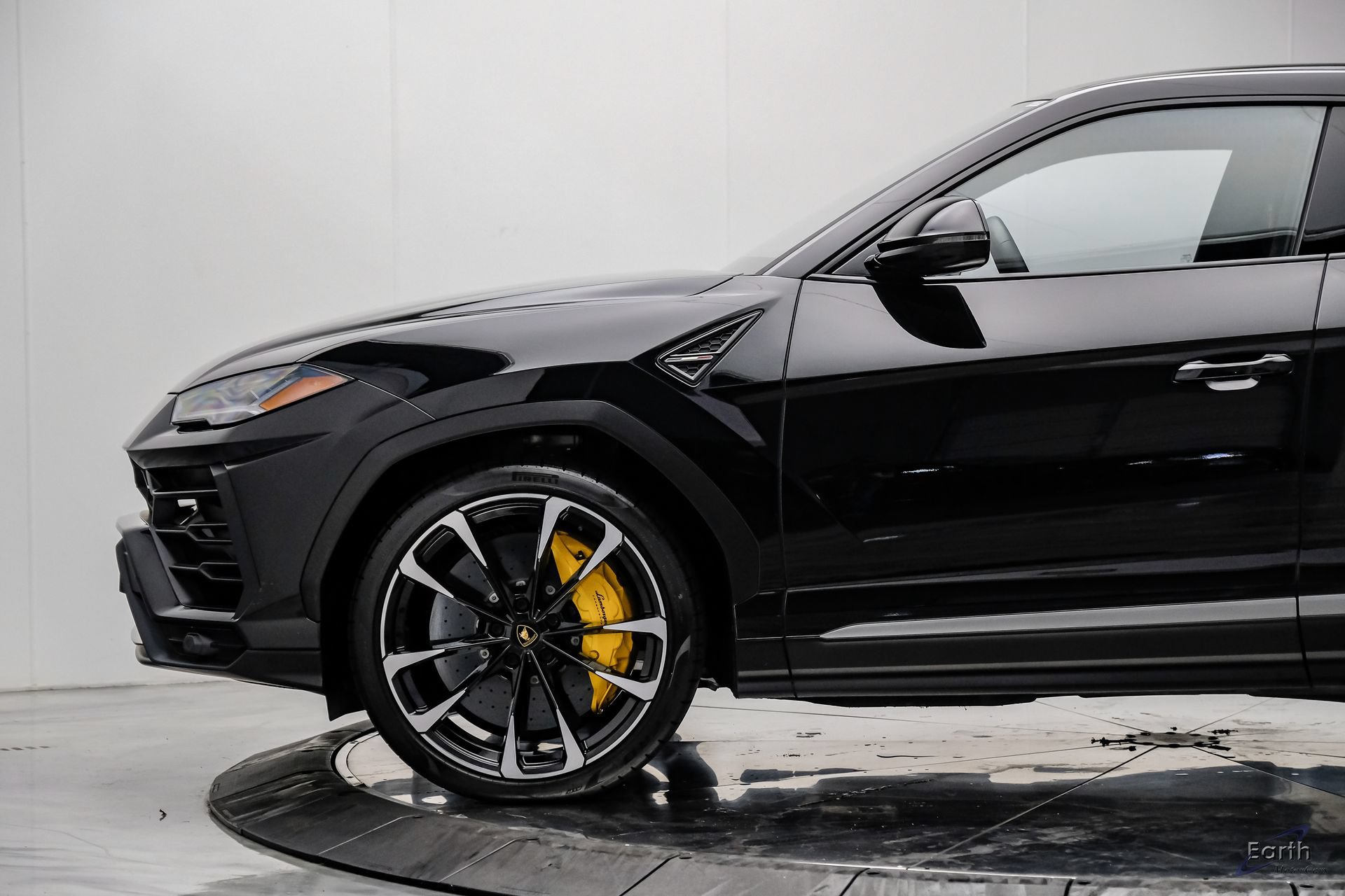 Used 2022 Lamborghini Urus AWD/4WD image 8