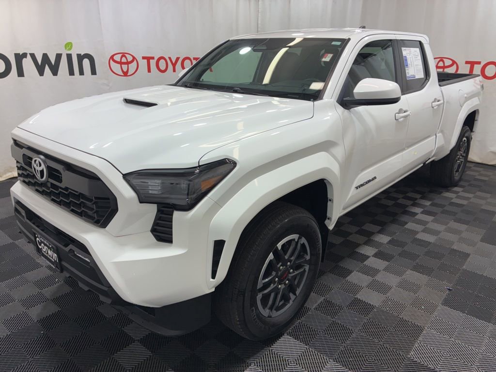 Used 2024 Toyota Tacoma TRD Sport AWD/4WD image 3