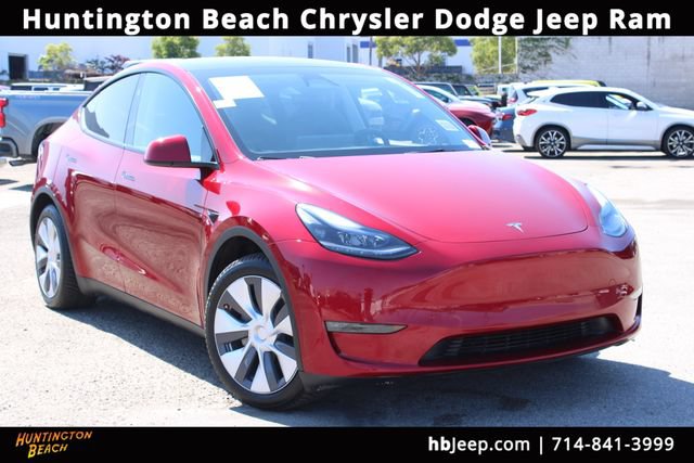 Used 2024 Tesla Model Y Long Range AWD/4WD image 1