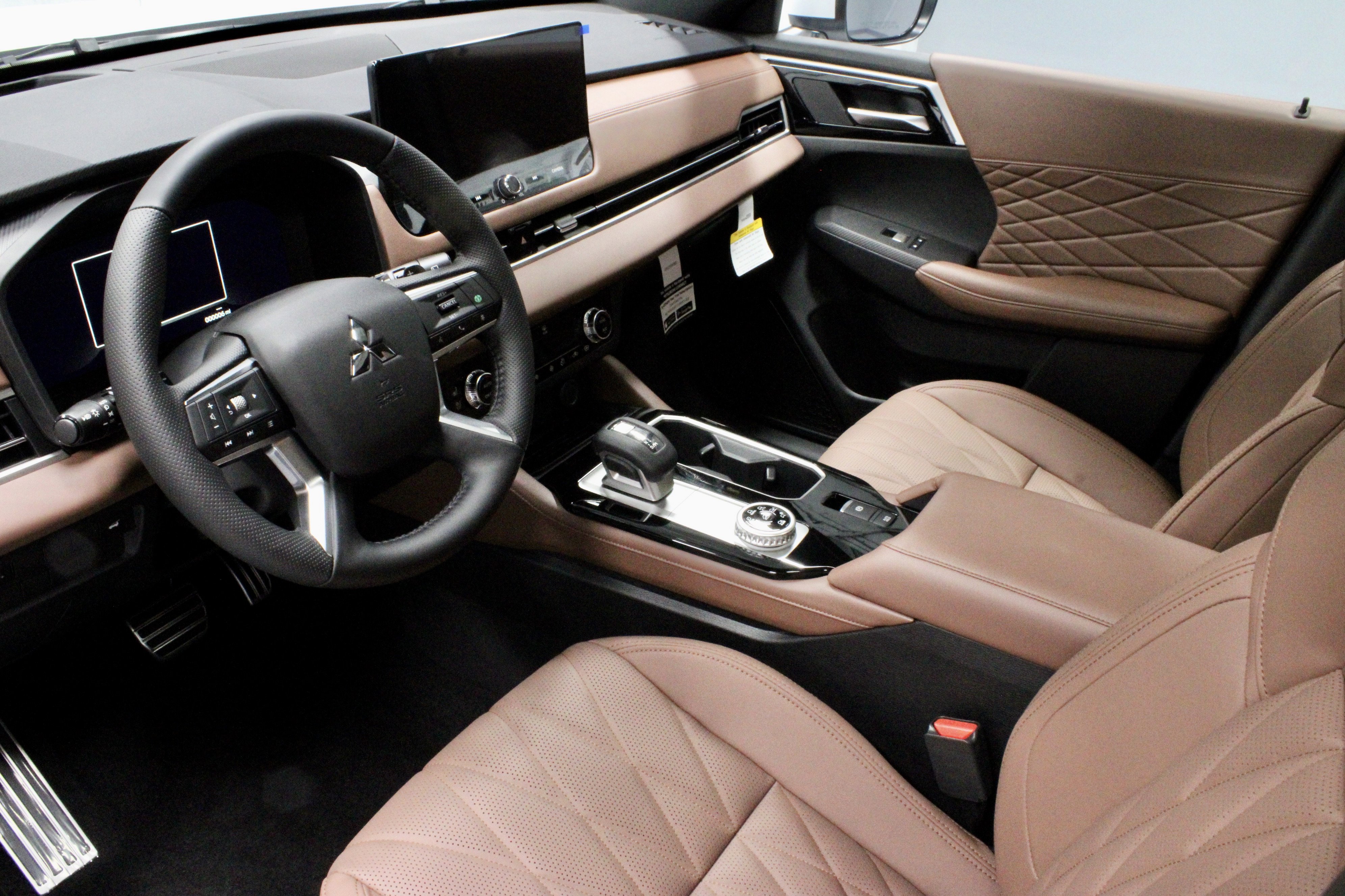 New 2025 Mitsubishi Outlander SEL image 16