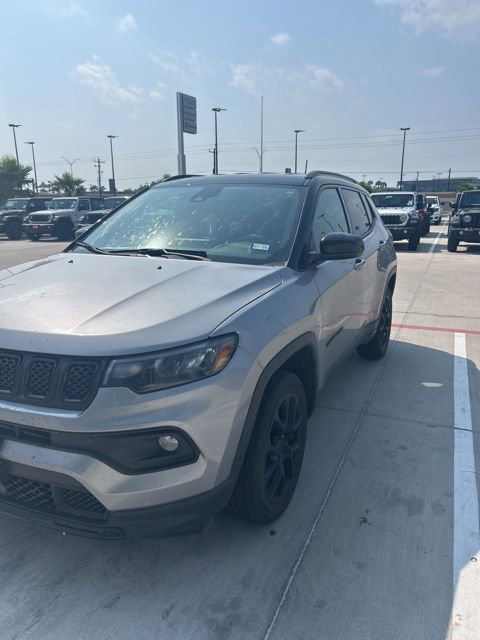 Used 2023 Jeep Compass Latitude AWD/4WD image 5