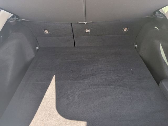 Used 2023 Toyota Prius XLE FWD image 31