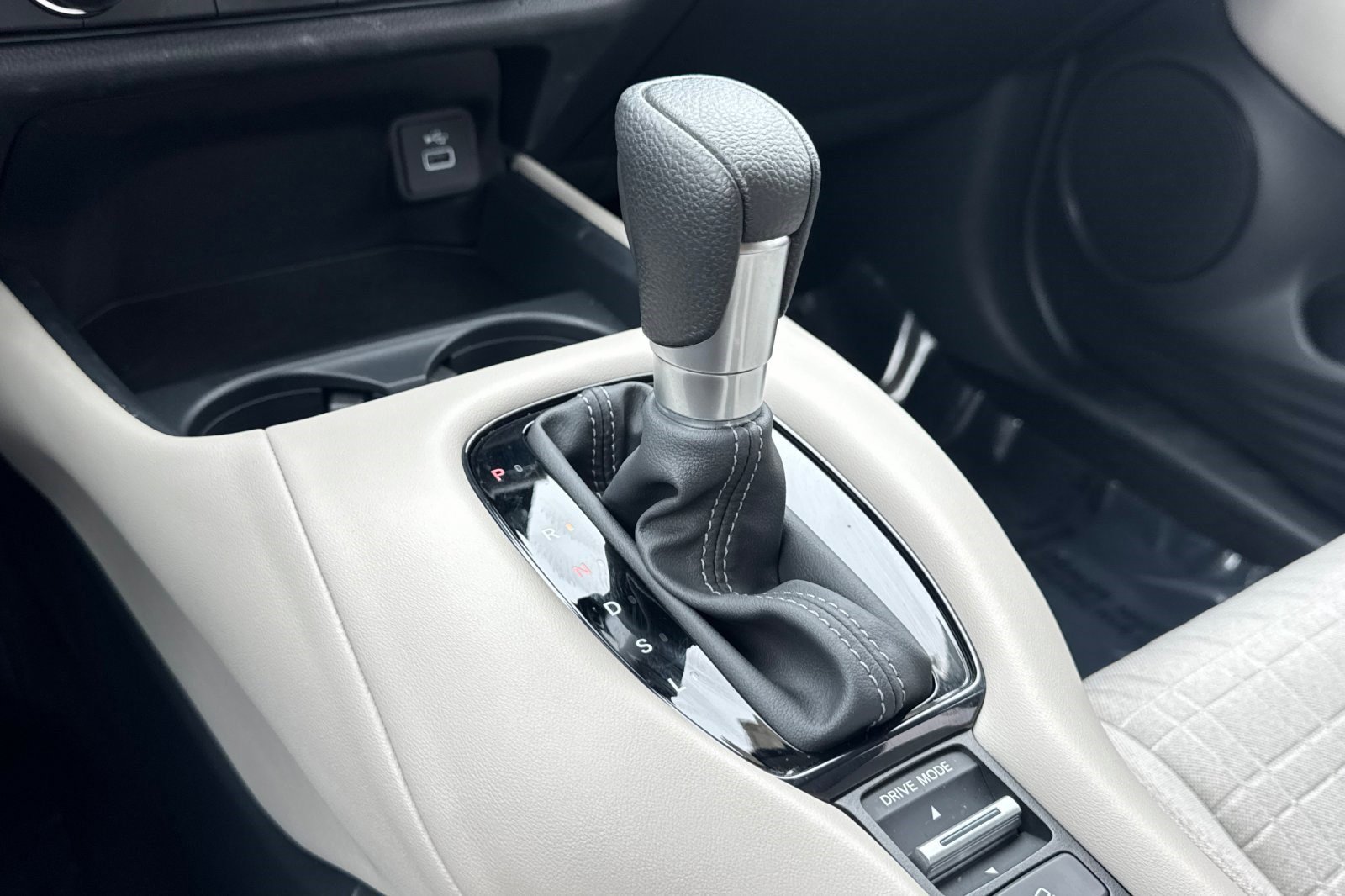 Certified 2025 Honda HR-V LX image 17