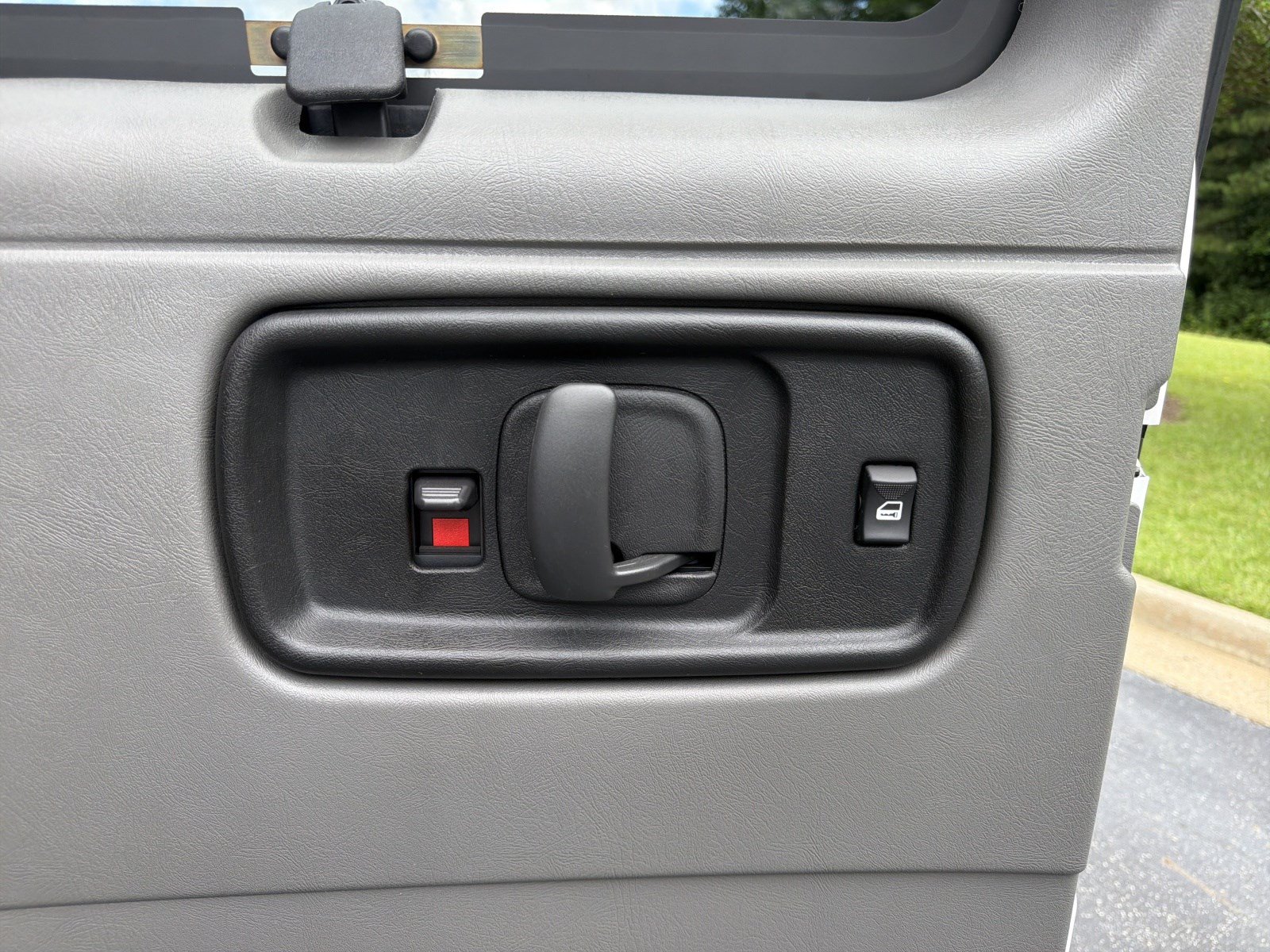 Used 2022 Chevrolet Express 2500 LT RWD image 20