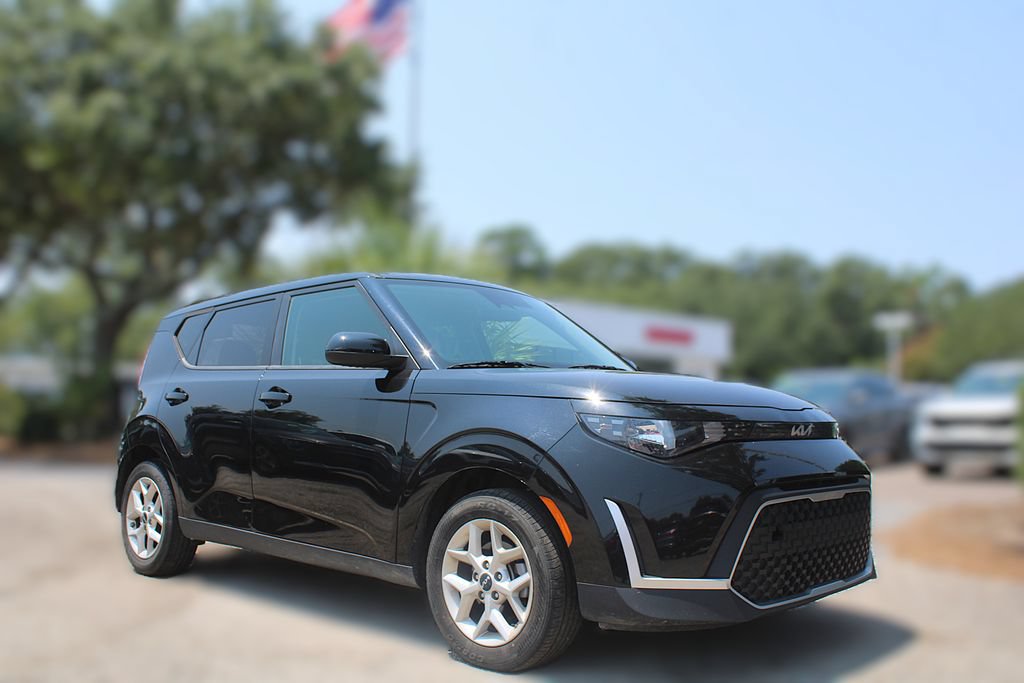 Certified 2024 Kia Soul LX w/ Option Group 015 FWD image 3