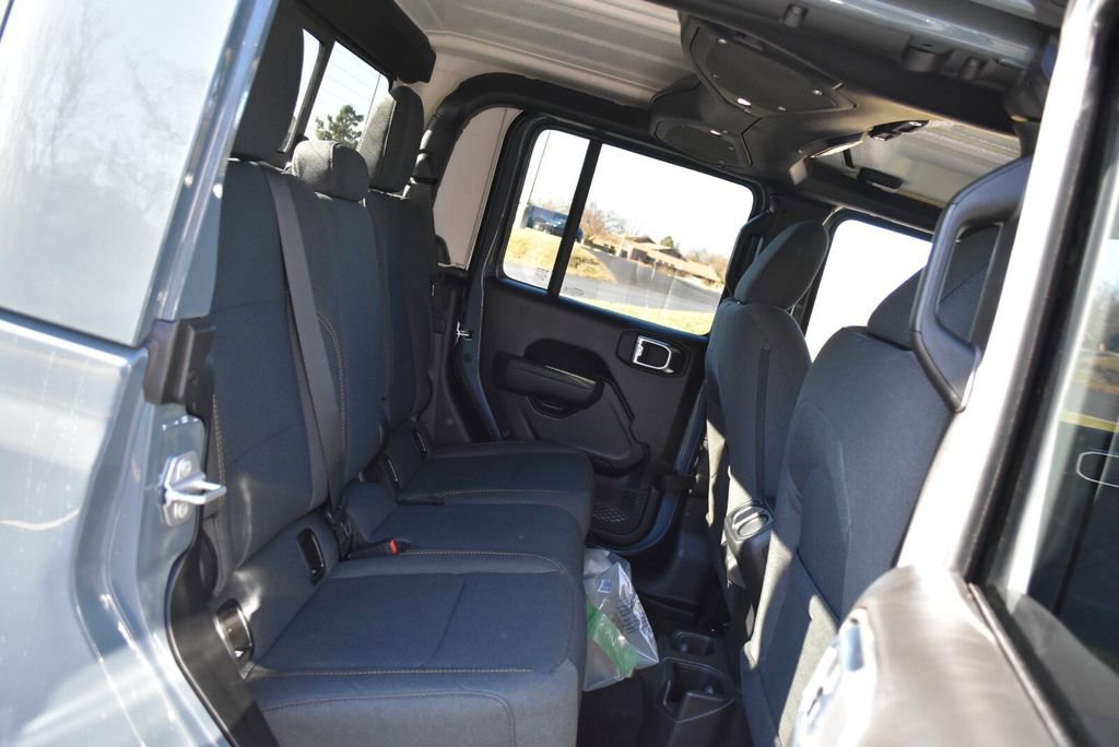 New 2026 Jeep Gladiator Sport AWD/4WD image 34