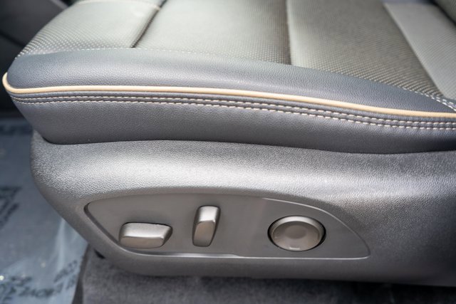 Used 2025 Chevrolet Traverse High Country image 22