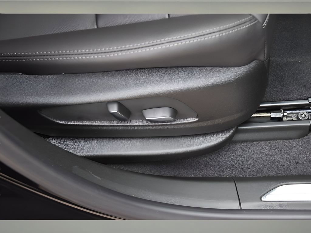 Used 2026 Cadillac XT5 Luxury w/ LPO, Floor Liner Package FWD image 30