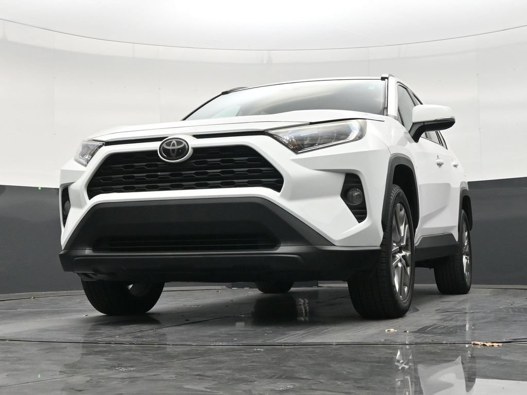 Used 2019 Toyota RAV4 XLE Premium FWD image 27