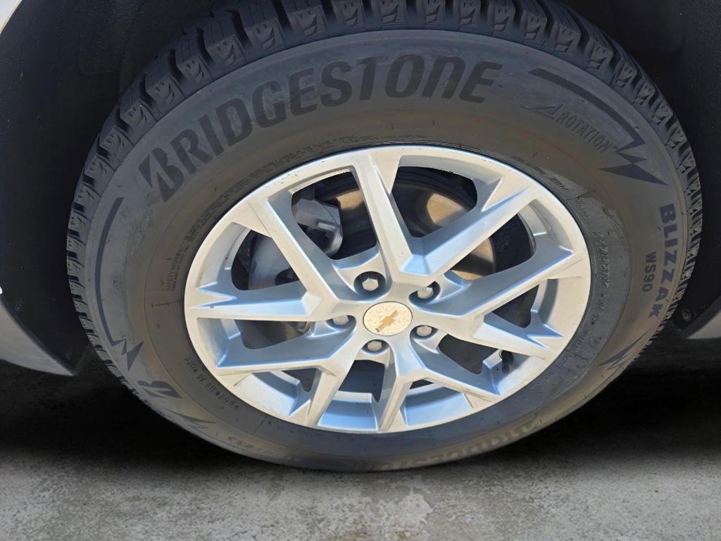 Used 2023 Chevrolet Equinox LS image 9