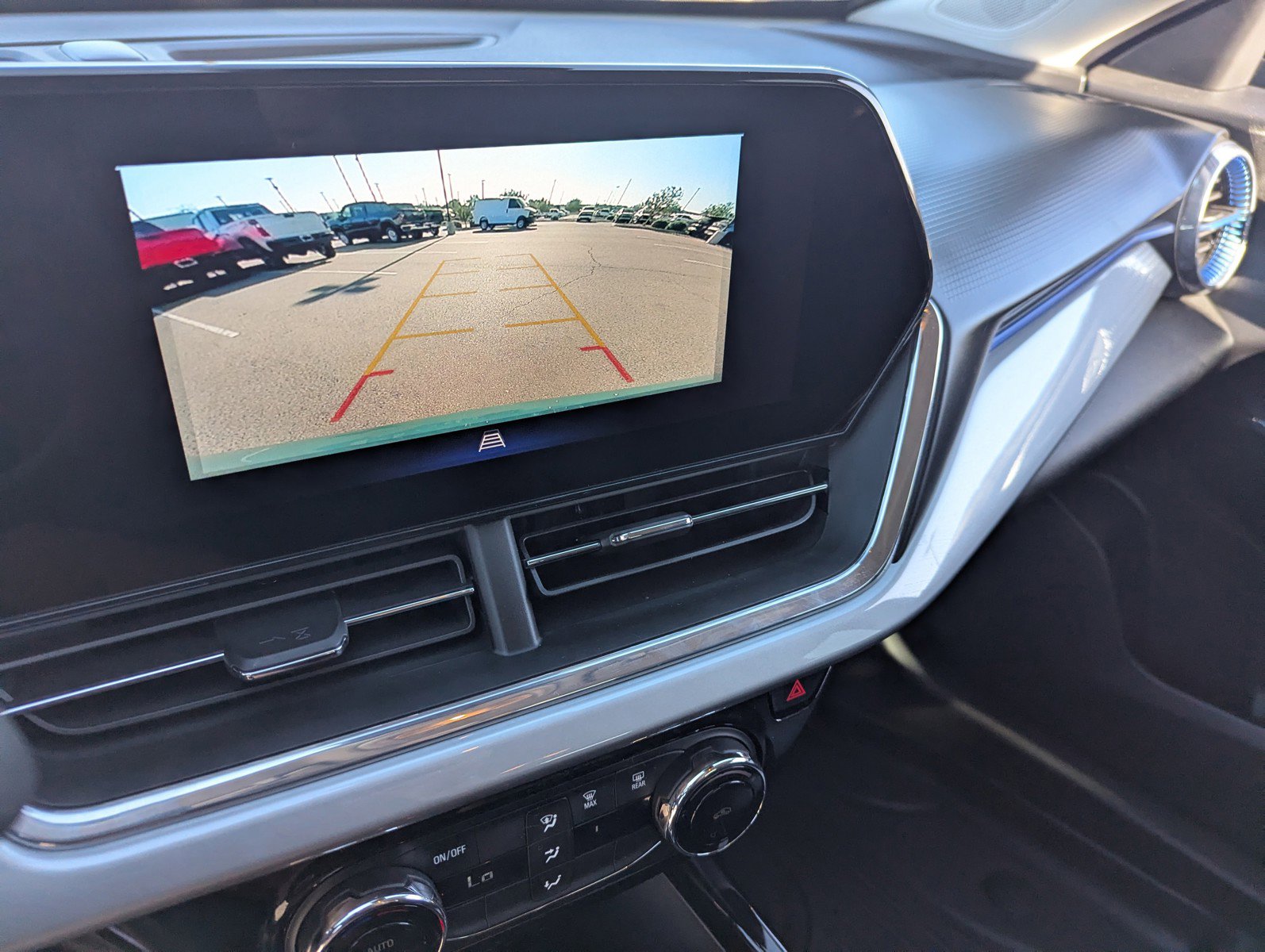 Certified 2025 Chevrolet Trax LT image 31