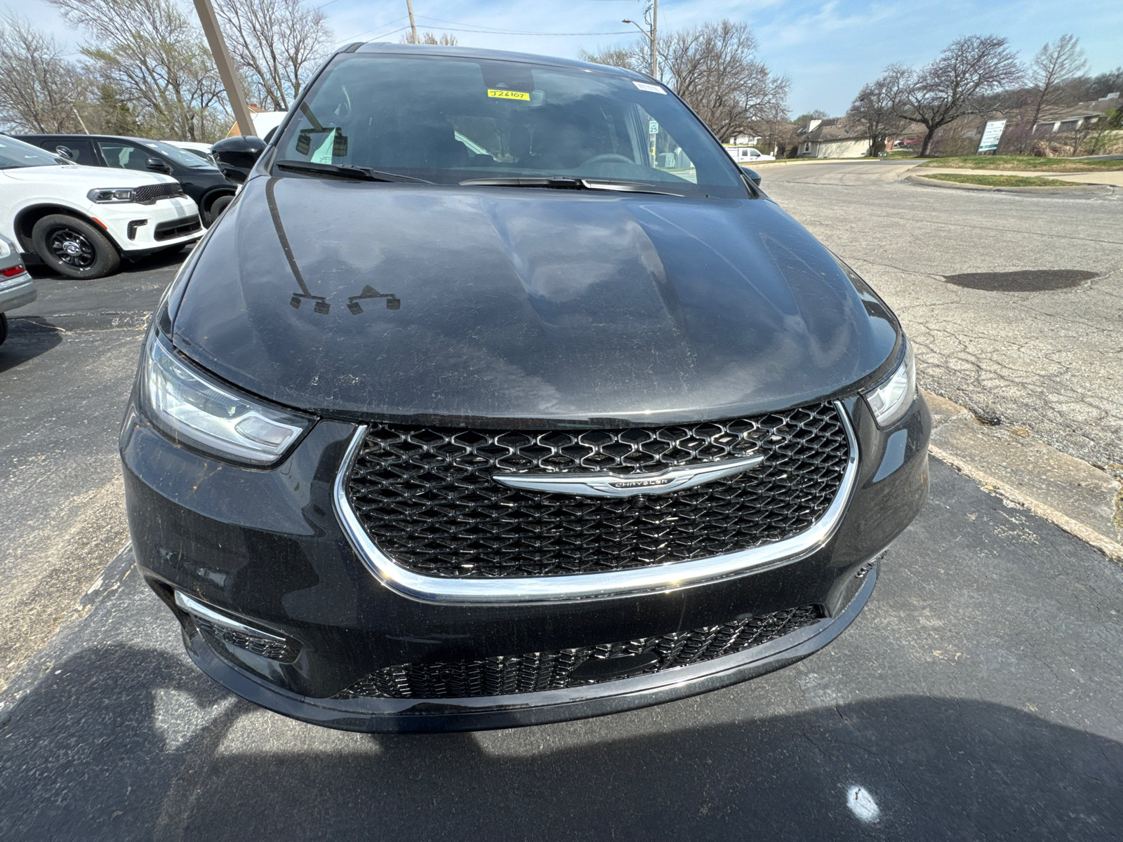 New 2026 Chrysler Pacifica Select FWD image 2