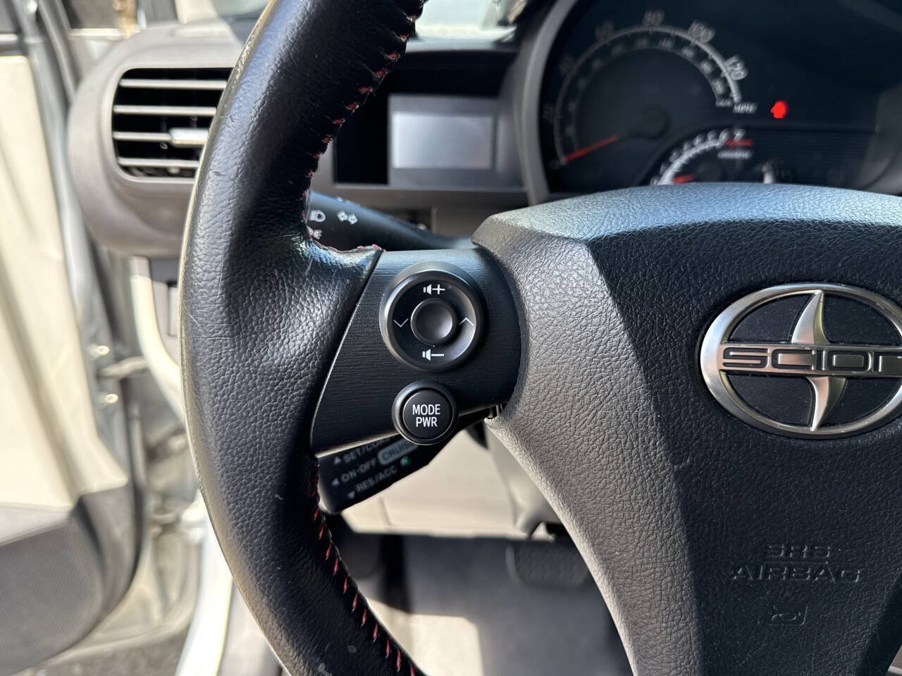 Used 2014 Scion iQ 10 Series FWD image 28