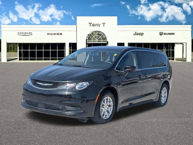Used 2021 Chrysler Voyager LX image 2