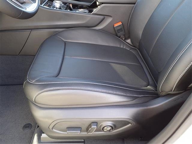 New 2022 Jeep Grand Cherokee Limited 4xe w/ Luxury Tech Group II image 20