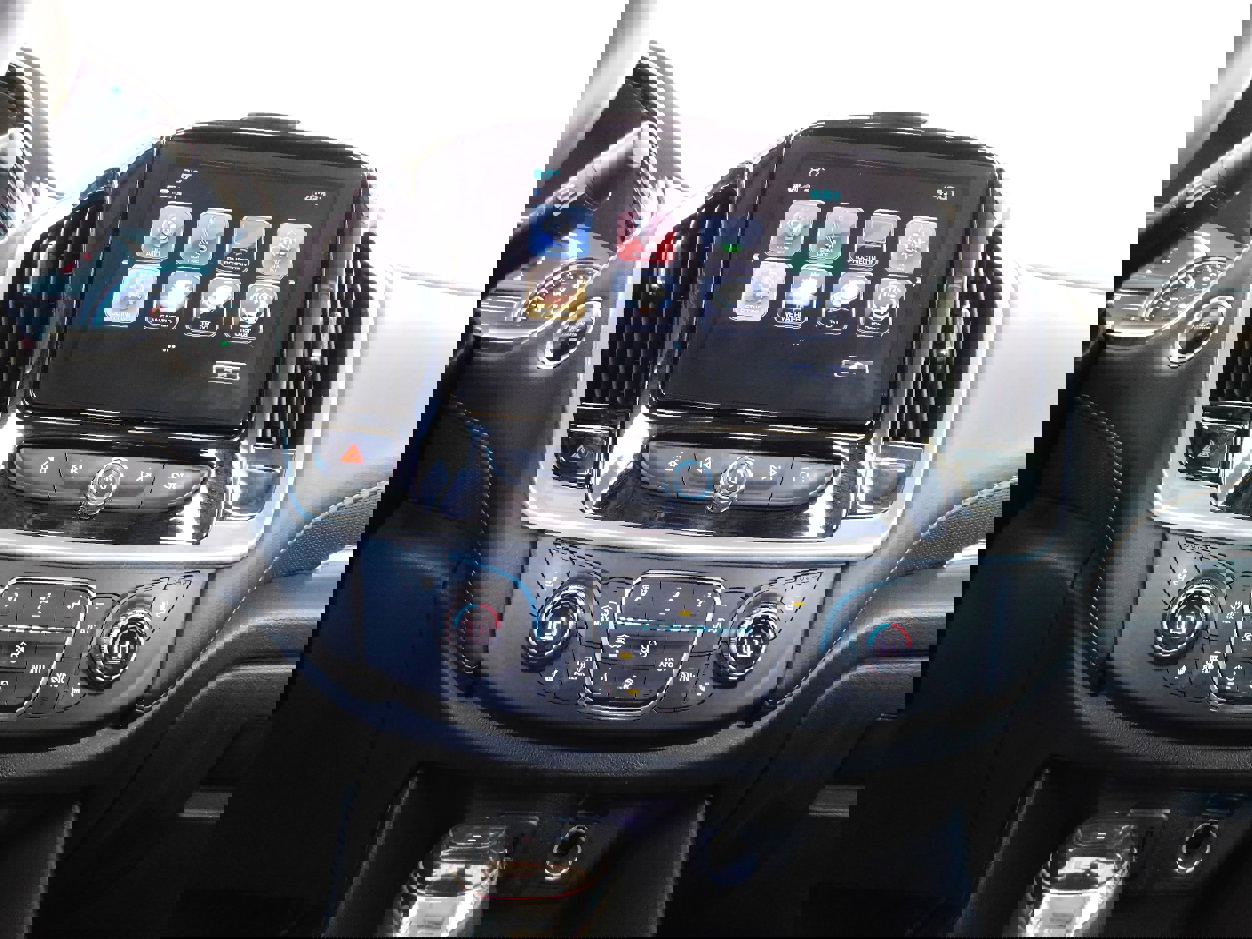 Used 2018 Chevrolet Traverse Premier w/ Driver Confidence II Package image 16