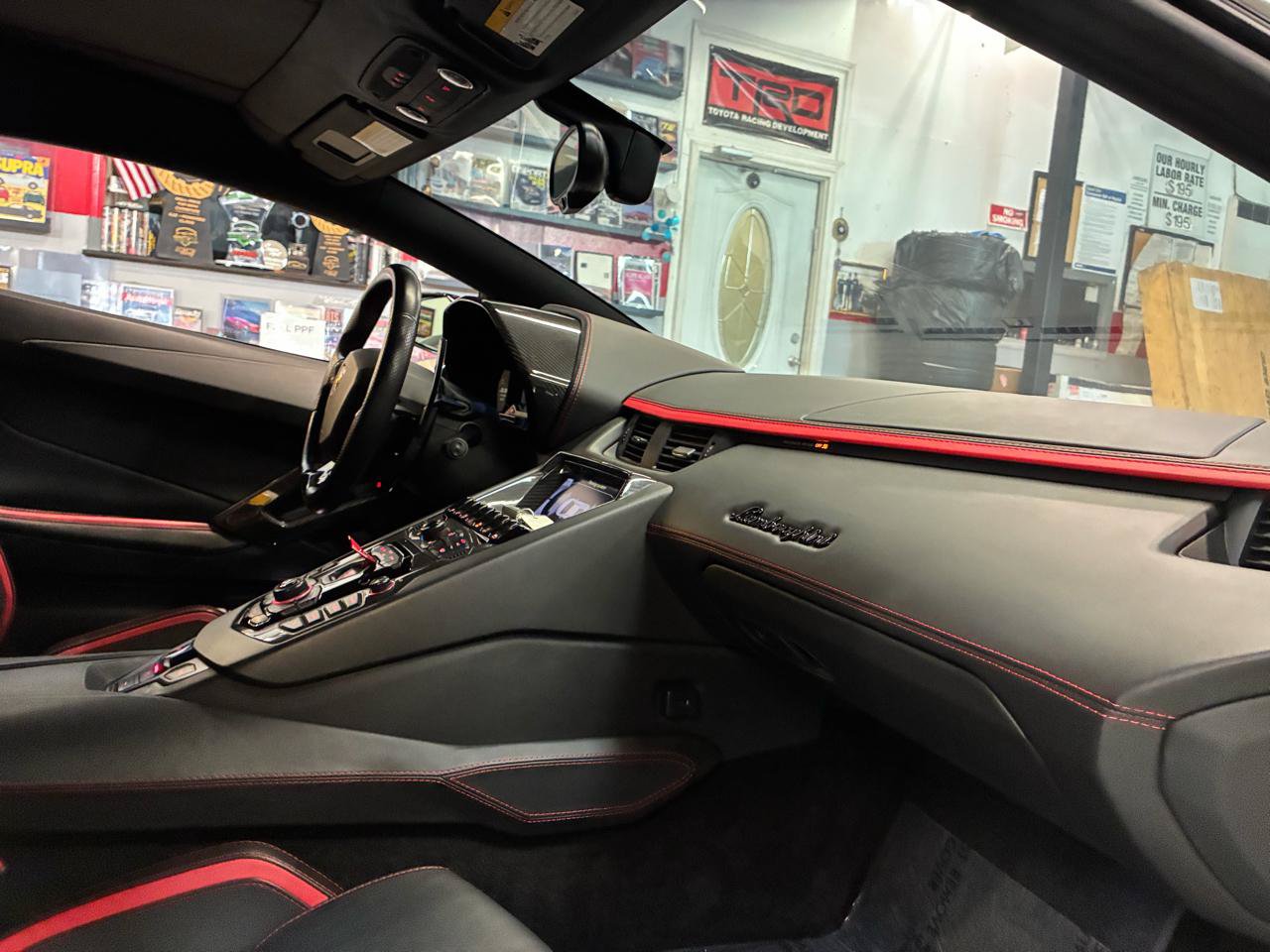 Used 2017 Lamborghini Aventador S AWD/4WD image 28